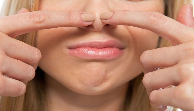از بین بردن جوش سرسیاه