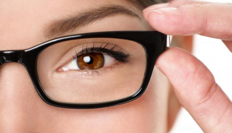 خواص شاتره برای بینایی عرق شاتره دارای ترکیبات مفید فراوانی بوده و مصرف مداوم آن با توجه به مقادیر بالای ویتامین A موجود در آن در تقویت میزان بینایی مفید بوده و چشم را از آلودگی‌های گوناگون پاک‌سازی می‌کند.