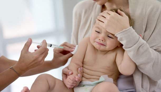 پایین آوردن تب نوزاد بعد واکسن