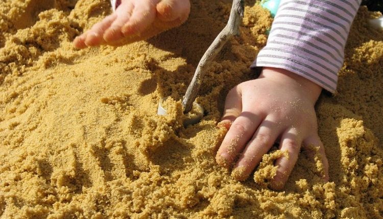 شن بازی برای پرورش خلاقیت کودکان
