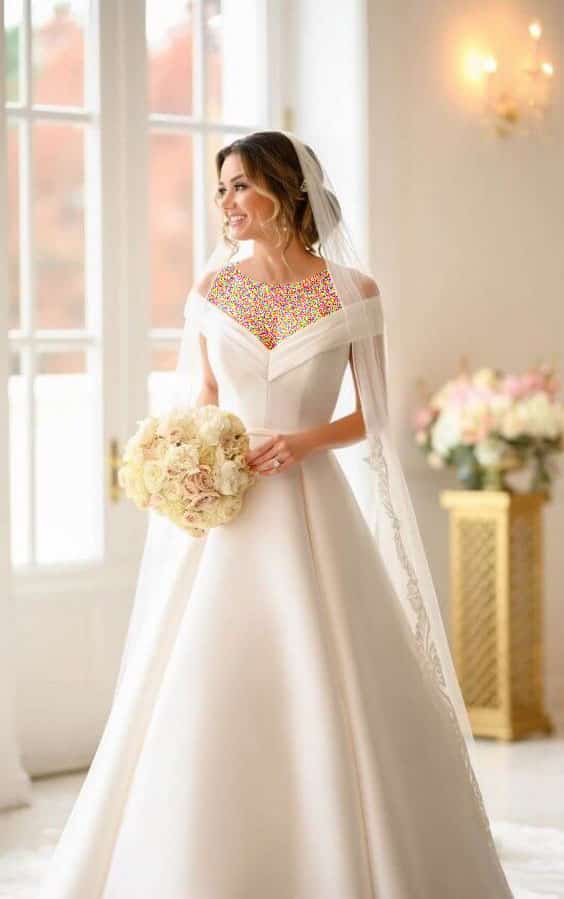 لباس عروس ساتن یقه دلبری ساده