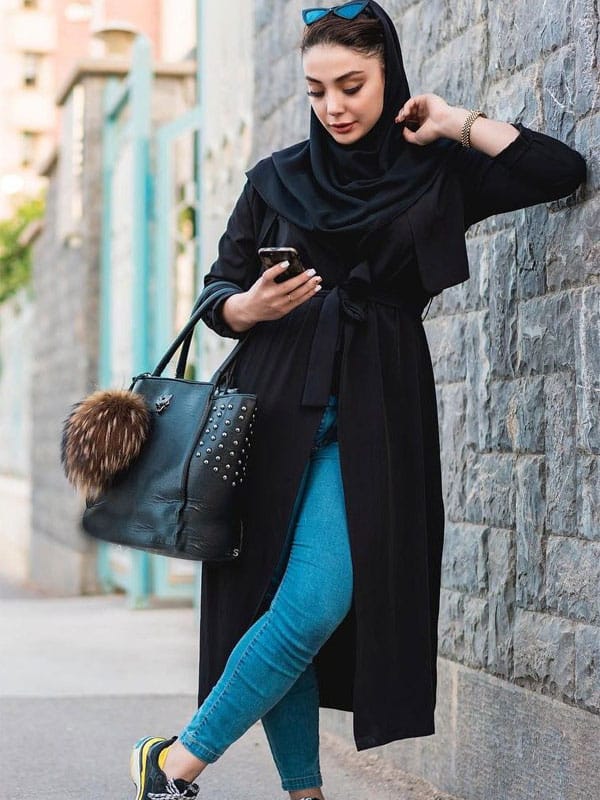 تیپ دخترانه برای دانشگاه با مانتوی بلند