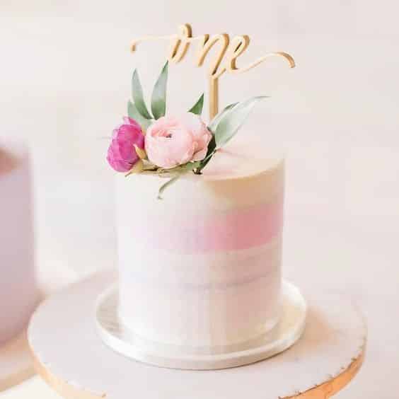 مدل کیک عروسی یک طبقه صورتی خامه ای