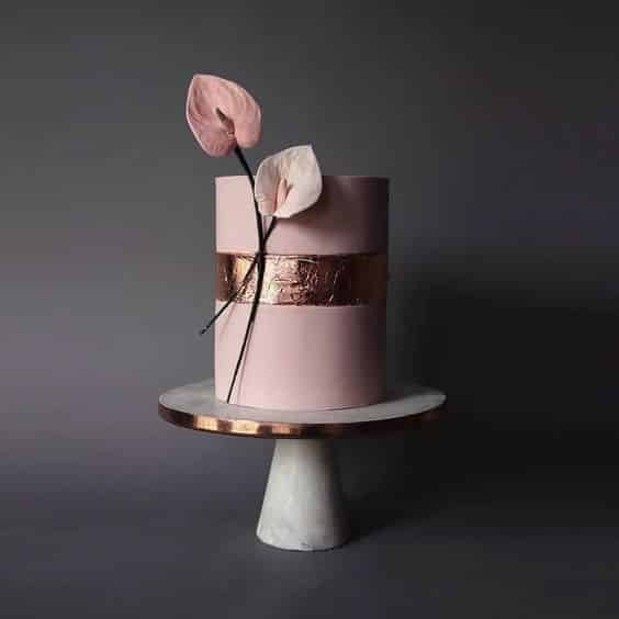 مدل کیک عروسی یک طبقه یا کیک نامزدی صورتی فوندانتی