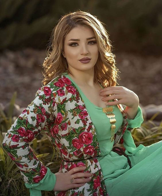 مدل لباس کردی زنانه سنندجی گلدار