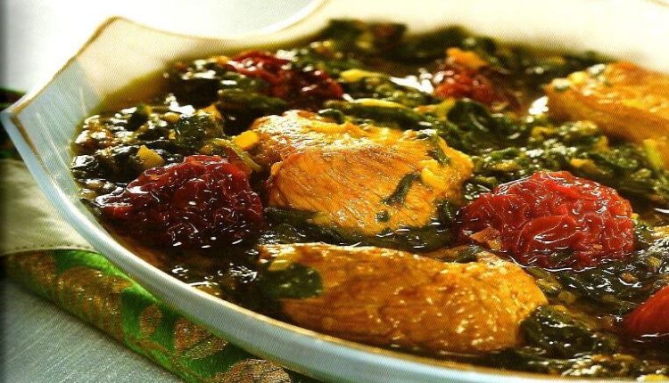 خورشت آلو اسفناج غلیظ با گوشت بوقلمون