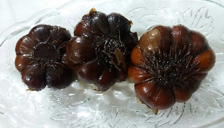 طرز تهیه سیر ترشی با شیره انگور