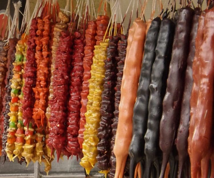 باسلوق با گردو شیره انگور در طعم های مختلف