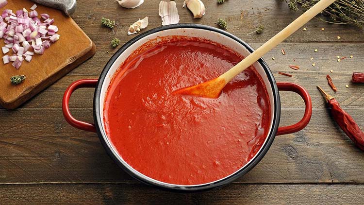طرز تهیه رب گوجه فرنگی خانگی آسان