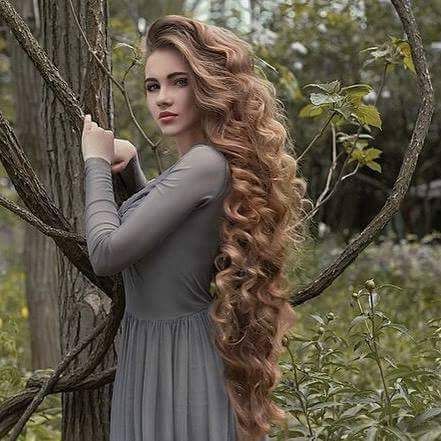 مدل موی فر بلند درشت ساده زنانه