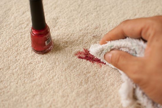 پاک کردن لاک از روی فرش