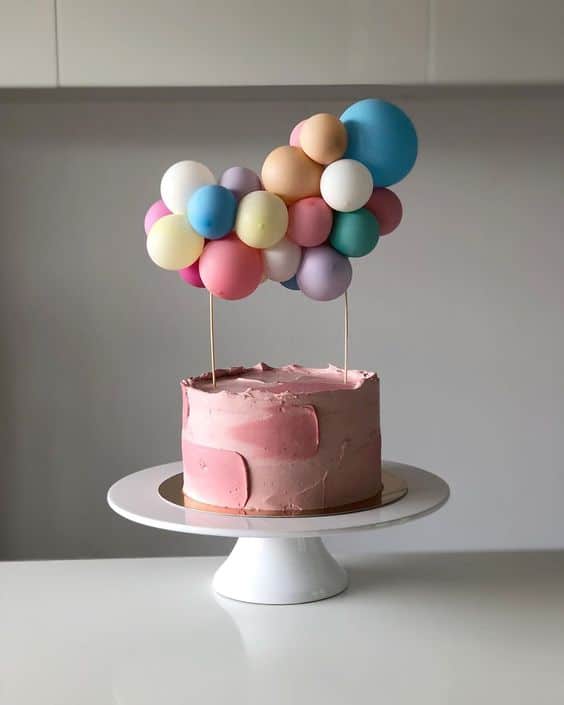 عکس کیک تولد دخترونه با تزیین خاص و متفاوت