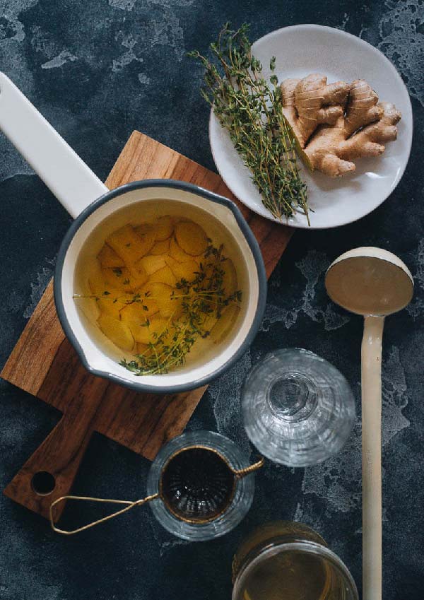 طرز تهیه دمنوش آویشن و زنجبیل