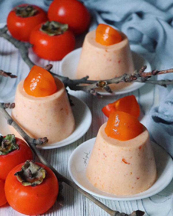 طرز تهیه دسر خرمالو با بستنی