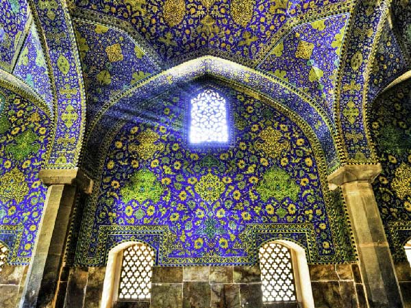 یک شعر زیبا در مورد شهر اصفهان