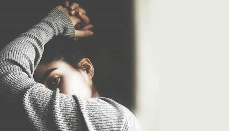 متن دخترونه غمگین کوتاه برای بیو یا کپشن اینستاگرام